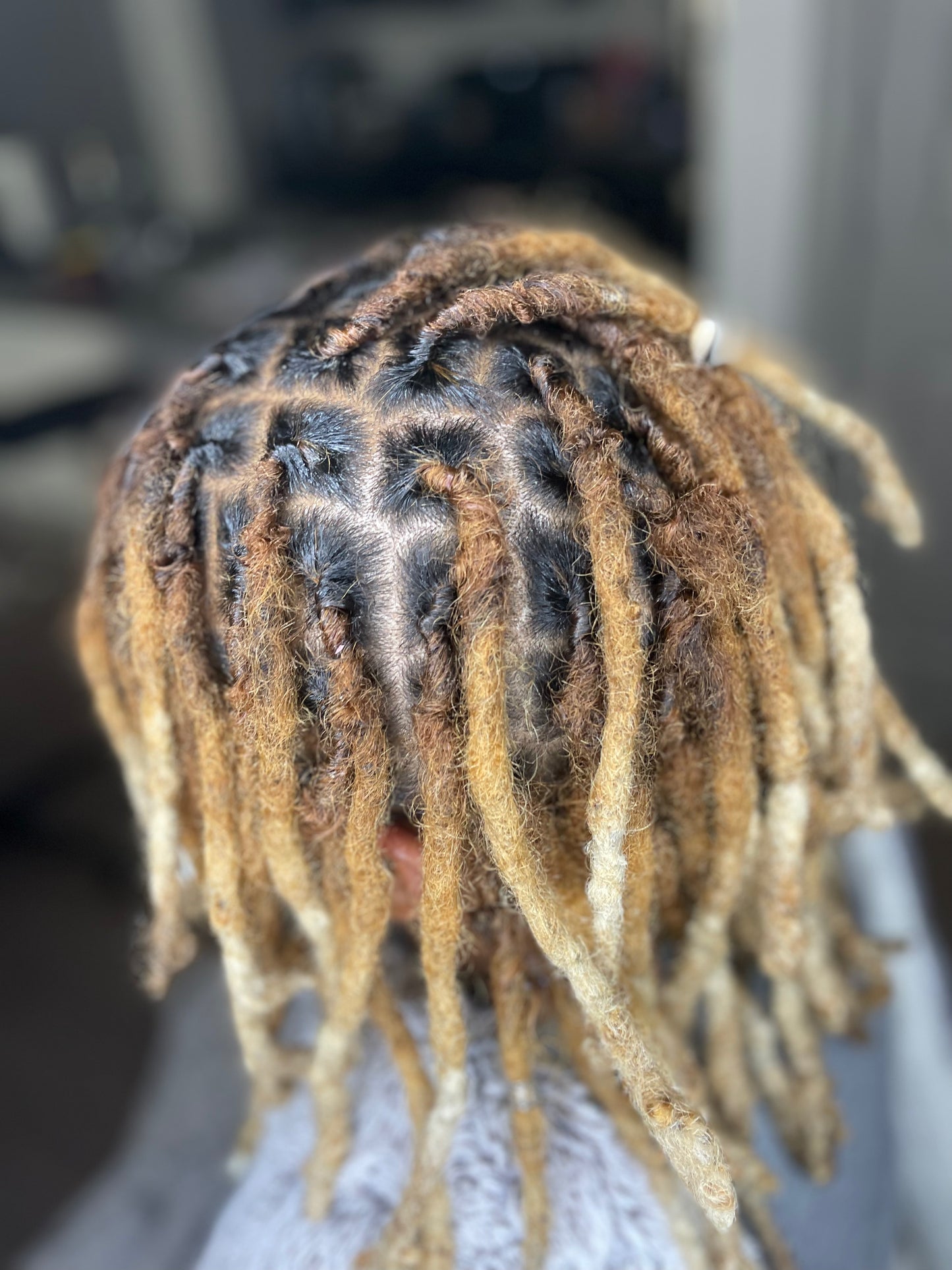 Color locs